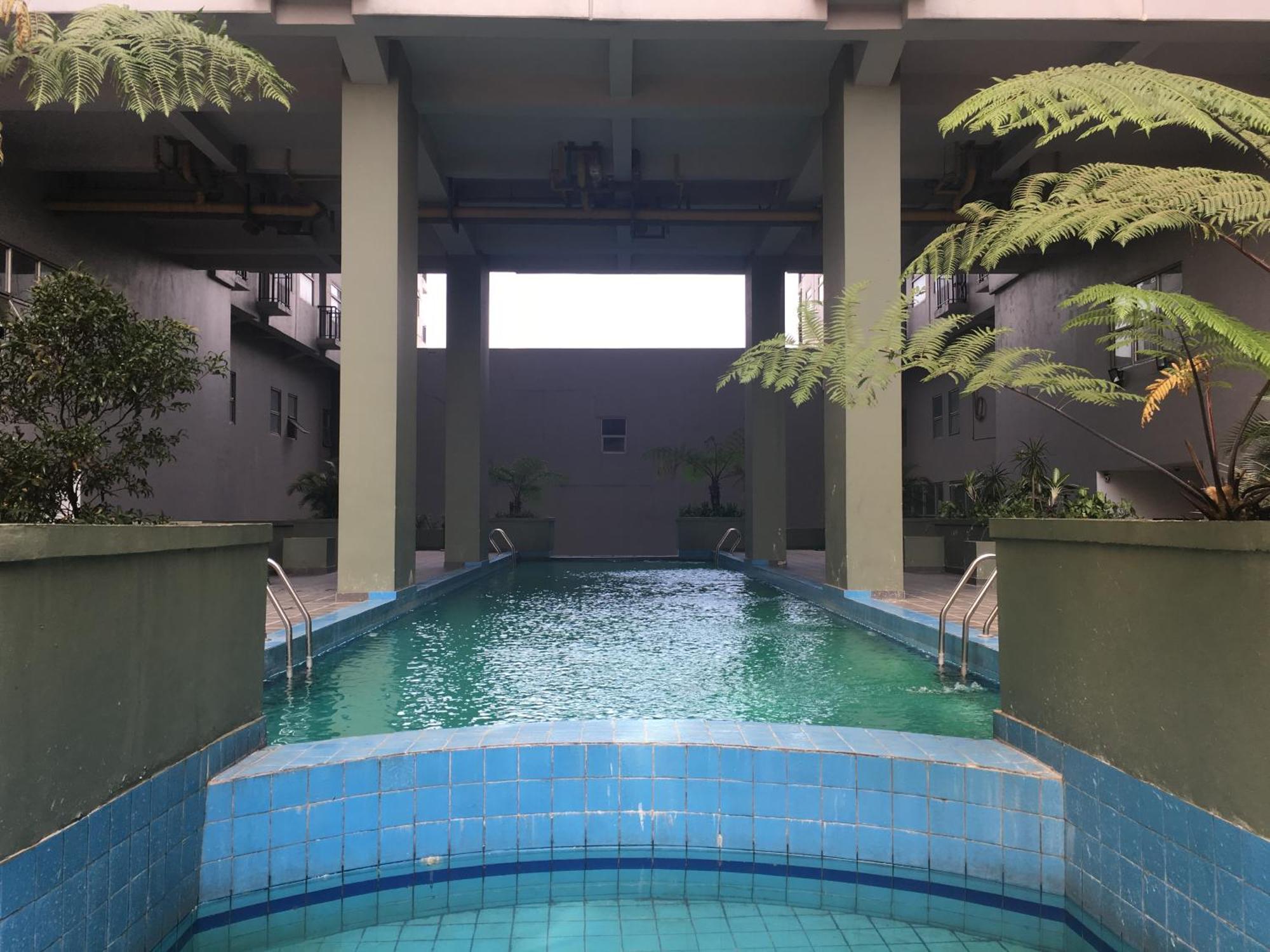 Comfy 2br At Grand Afrika By Travelio Apartemen *